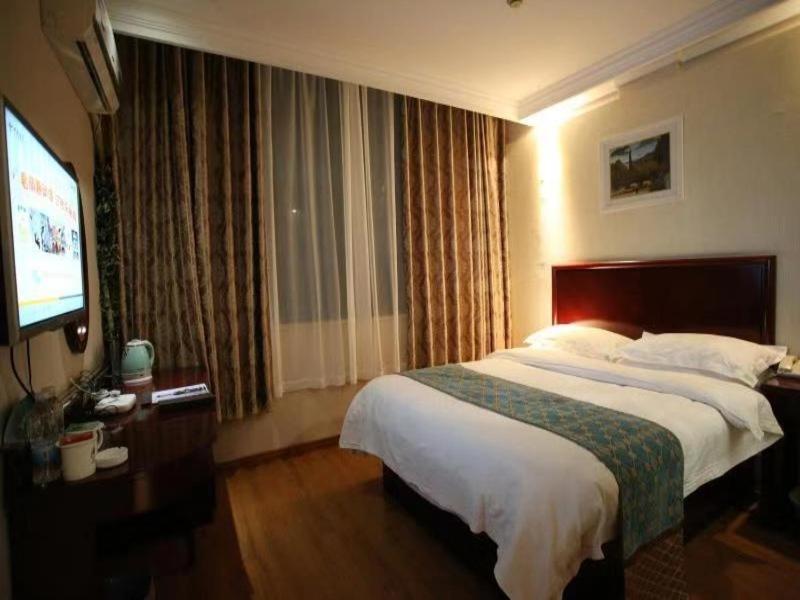 Greentree Inn Jiangsu Wuxi Yangjian Xihu Road Express Hotel Dış mekan fotoğraf